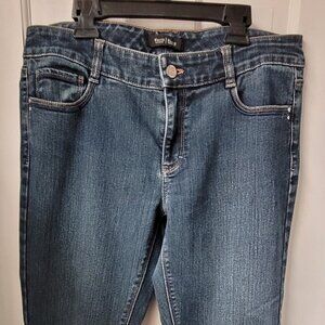 EUC White House Black Market Blanc Barely Bootcut Jeans - 8R